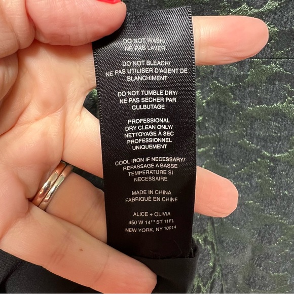 Alice + Olivia Green Jacquard V-Neck Dress - Picture 8 of 8